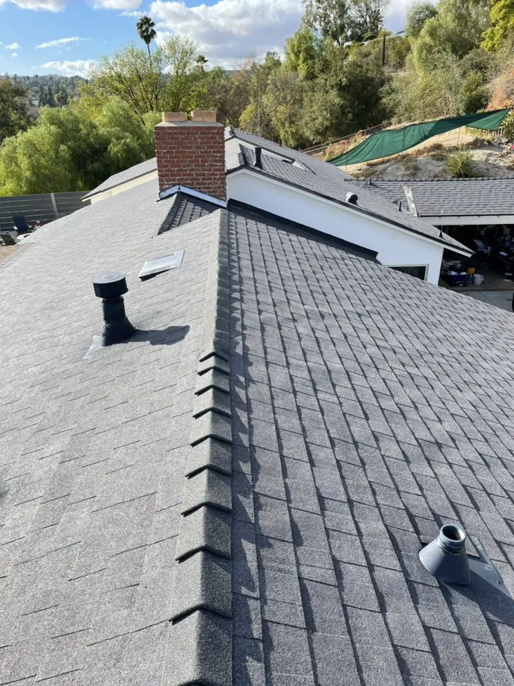 Smart Roofing project - Asphalt Shingle Roof Installation - Modern Gray Architectural Shingles in Los Angeles